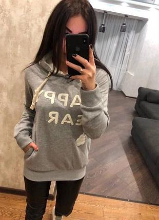 Свитшот с капюшоном и аппликацией