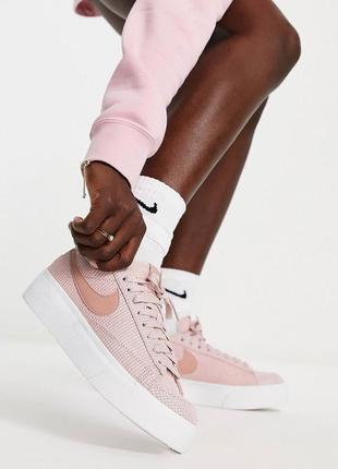 Ідеальні рожеві кросівки nike оригінал нові