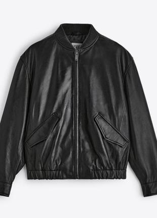 Шкіряна куртка-бомбер zara чорного кольору2 фото