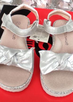 Босоножки сандалии для девочки серебро с бантиком для девочки10 фото