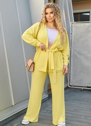 Желтый костюм маркус с широкими брюками