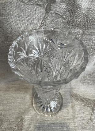 Стеклянная ваза 22 см идеальное состояние