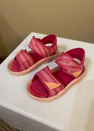 Детские сандалии для девочки