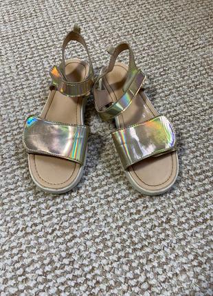 Босоножки детские