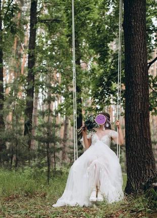 Весільня сукня в стилі бохо колір айворі.