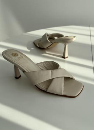 La strata босоножки шлепанцы шлепки квадратный носок испания