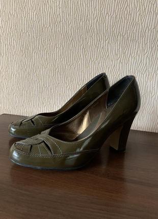 Лакові туфлі на підборах limited collection made in italy