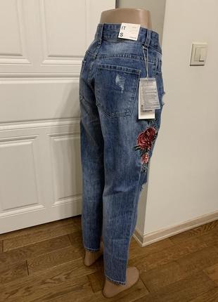 Женские джинсы мом вышиты с вышивкой цветочный принт подертые момы4 фото