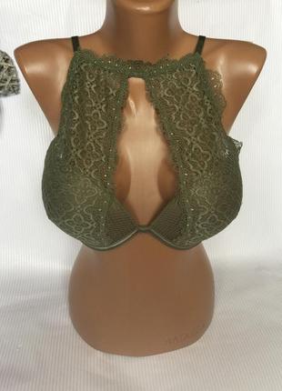 Крутой бюстик