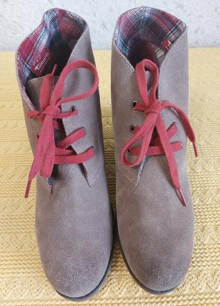 Женские ботинки замшевые tamaris1 фото
