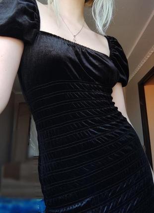 Платье платье черное бархатное велюровое квадратное вырез
