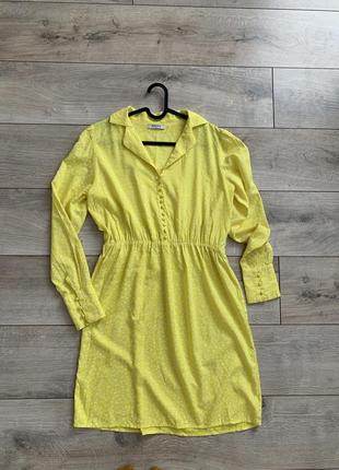 Желтое летнее легесеное платье в цветы меди