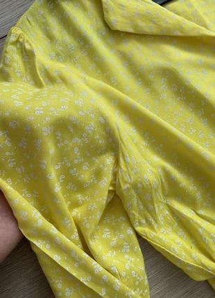 Желтое летнее легесеное платье в цветы меди2 фото