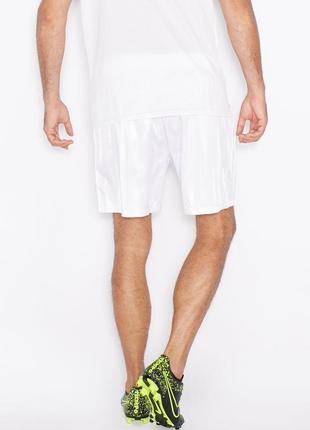 Мужские белые спортивные тренировочные футбольные шорты nike dri-fit найк. размер s m4 фото