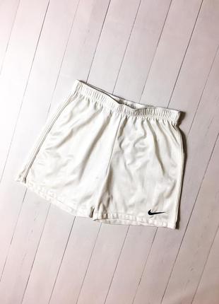 Мужские белые спортивные тренировочные футбольные шорты nike dri-fit найк. размер s m5 фото