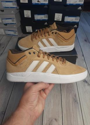 Оригинальные мужские кроссовки adidas originals tyshawn fy74785 фото