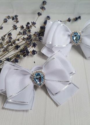 Белоснежные бантики с брошью на резинках, школьные банты