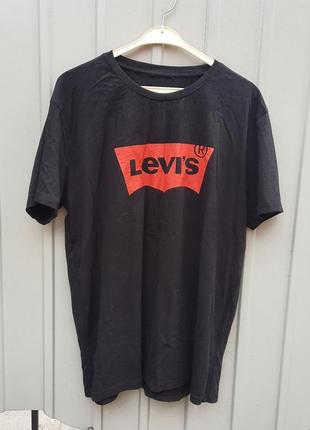 Чоловіча футболка levi's.