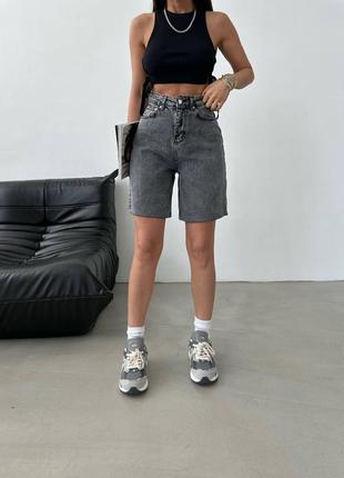 Женские черные джинсовые свободные удлинённые шорты бермуды
