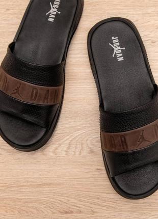 Шкіряні шльопанці