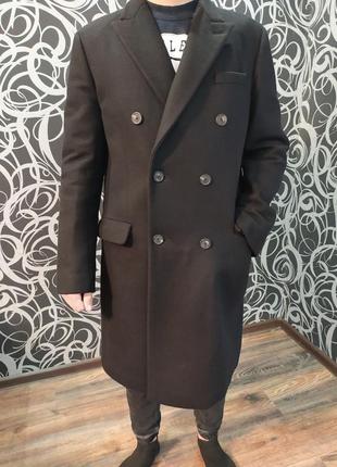 Стильное мужское пальто.1 фото