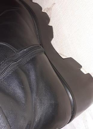 Зимові чоботи шкіряні ботфорти на платформі низький каблук7 фото
