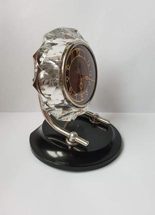 Настольний годинник маяк, ссср, механіка. у склі. точний хід.4 фото