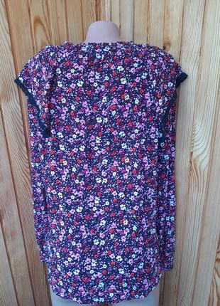 Стильная вискозная блуза в мелкий цветочный принт7 фото