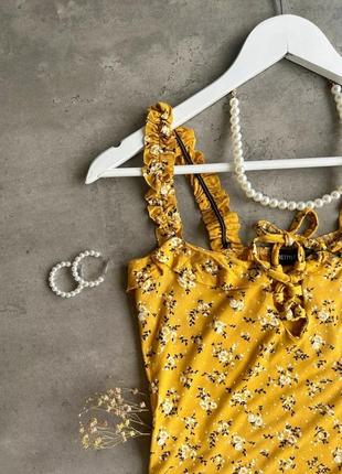 Розпродаж! яскрава сукня в квітковий принт від prettylittlething, жовта сукня з квітами2 фото