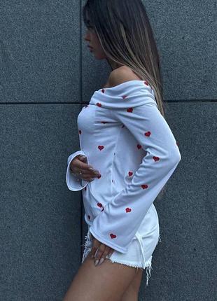 Модна трендова жіноча комфортна стильна красива зручна кофта кофточка якісна з рукавами біла в сердечка трендовий принт8 фото