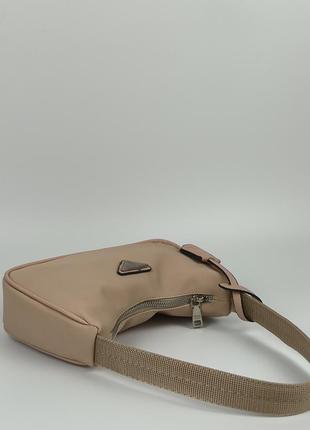 👜 prada re-edition 2005 beige5 фото