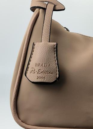 👜 prada re-edition 2005 beige6 фото