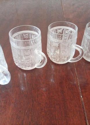 Набір склянок із ручкою.