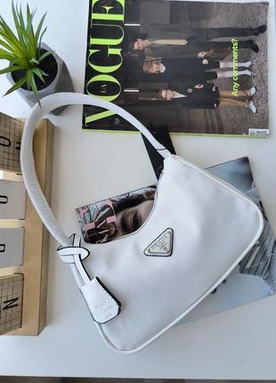 👜 prada re-edition 2005 white2 фото