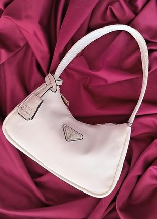 👜 prada re-edition 2005 white3 фото