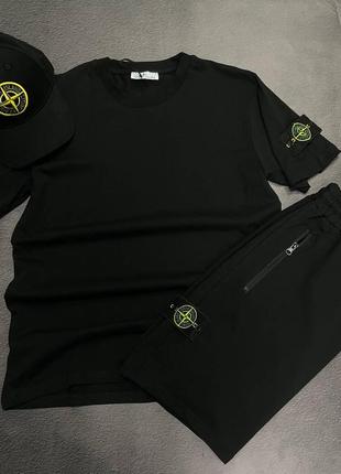 Футболка с шортами stone island