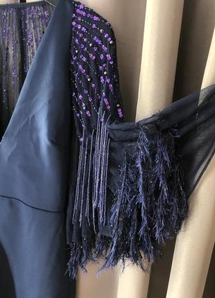 Платье миди с накидкой из искусственных перьев asos design10 фото