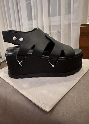 Босоножки