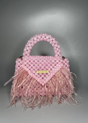 Сумка ручної роботи з намистин з пірʼям. тренд 2023. розова сумка ручної роботи. трендова сумка. подарунок для дівчини.1 фото