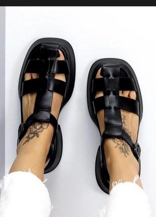 Стильні жіночі босоніжки хіт сезону 2023