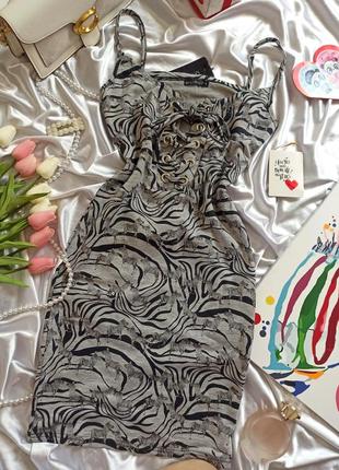 Трикотажное сарафан платье со шнуровкой на груди принт зебры серый