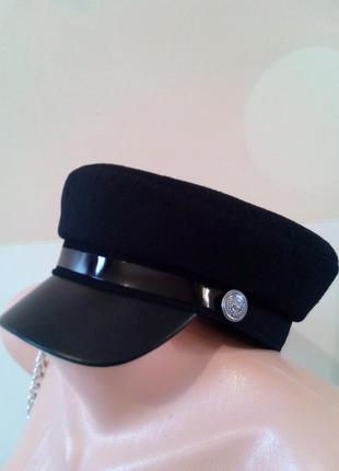 Трендова жіноча кепі з двома декорами. капітанка. кепка. кашкет. кашкет. картуз.2 фото