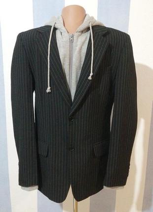 Піджак в стилі кежуал з капюшоном