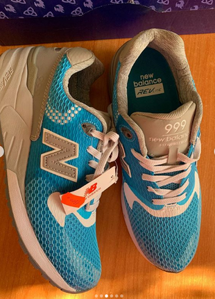 Кроссовки спортивные new balance голубого цвета с серым декором5 фото