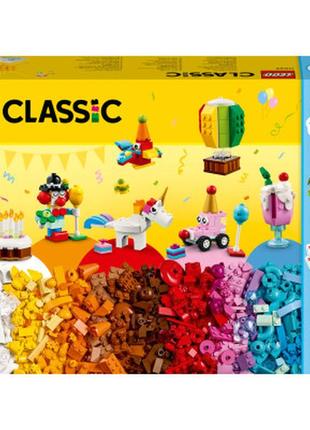 Конструктор lego classic творча святкова коробка 900 деталей (11029)