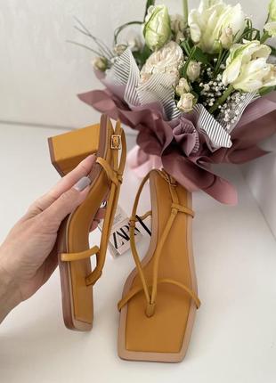 Босоножки zara
