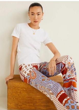 Базовая классная котоновая футболка s-m