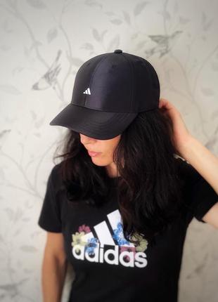 Стильна бейсболка adidas originals