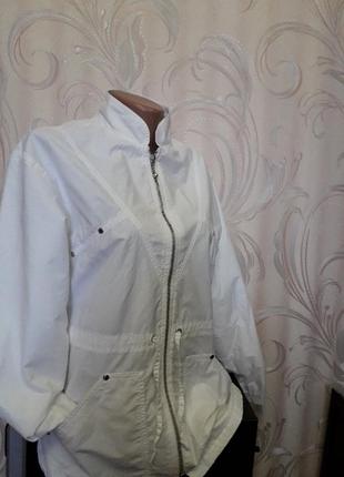 Легкая курточка ветровка