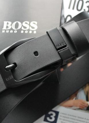 Чоловічий шкіряний ремінь boss black з чорною пряжкою в коробці3 фото